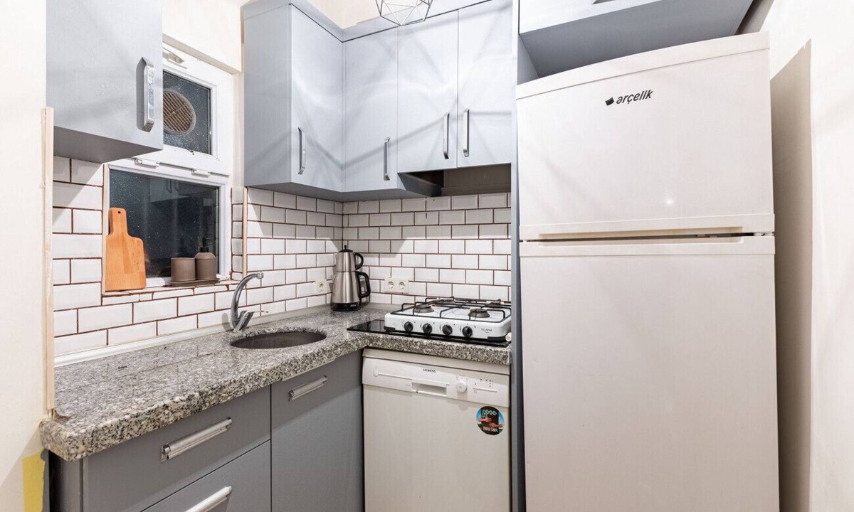 Gumussuyu Mahallesi Apartment | Modern Flat with Excellent Location in Beyoglu