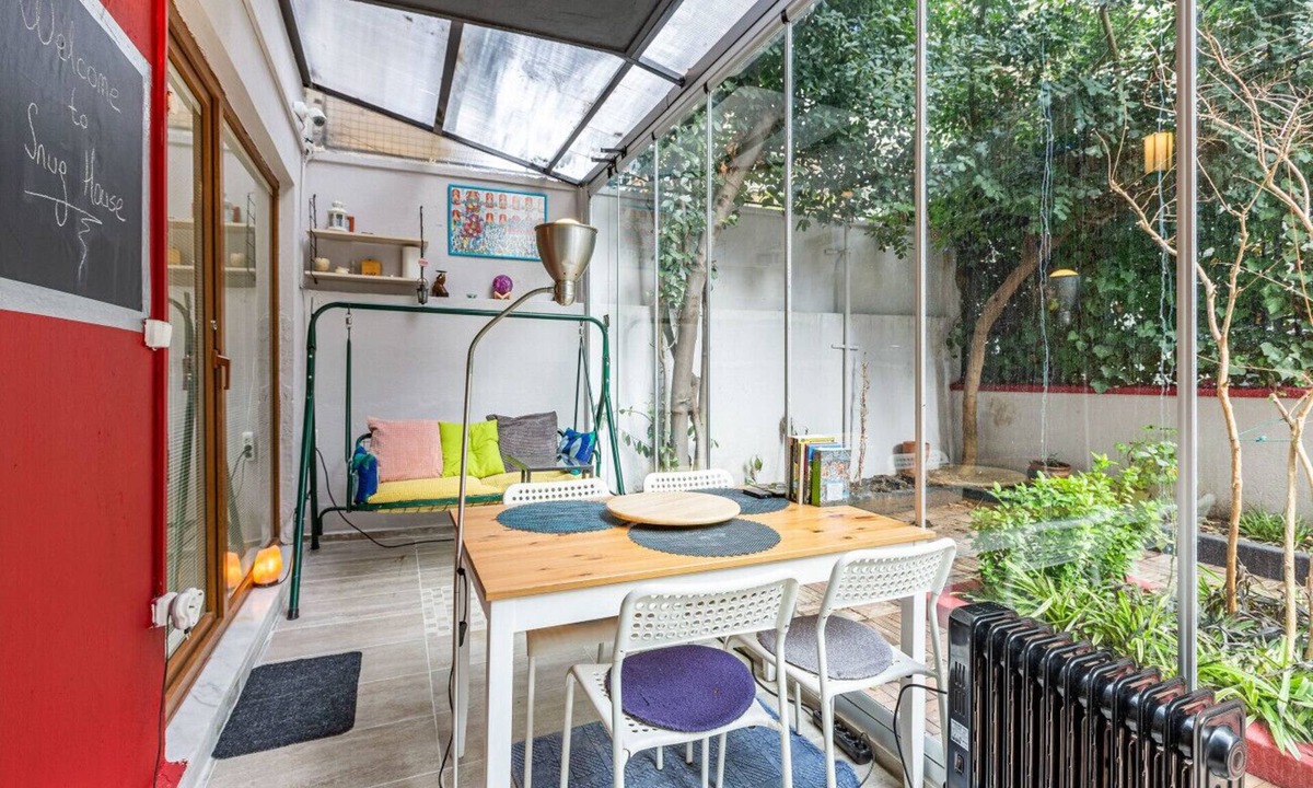 Harbiye Apartment | Modern Flat with Patio in Sisli