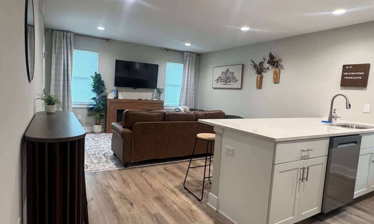 Saint Marys  Allen County House | Modern Fort Wayne Retreat Near Downtown & Rivergreenway | 3BR Duplex