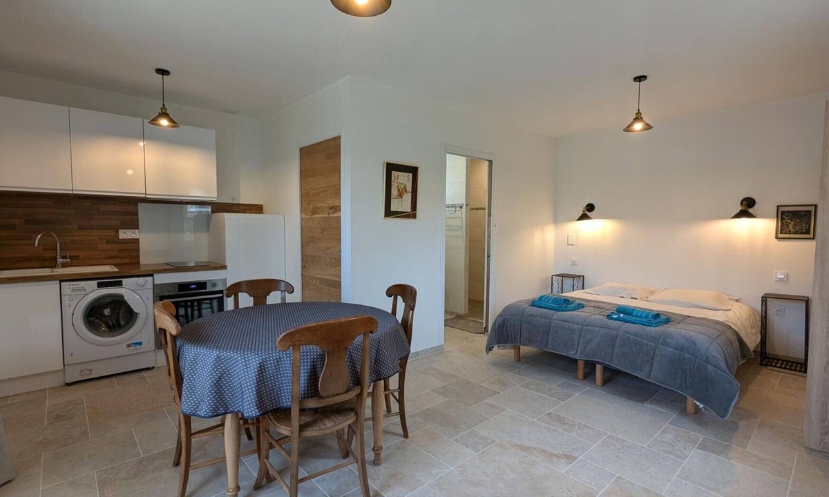 Baignes-Sainte-Radegonde Apartment | Modern studio with WiFi and parking in Baignes