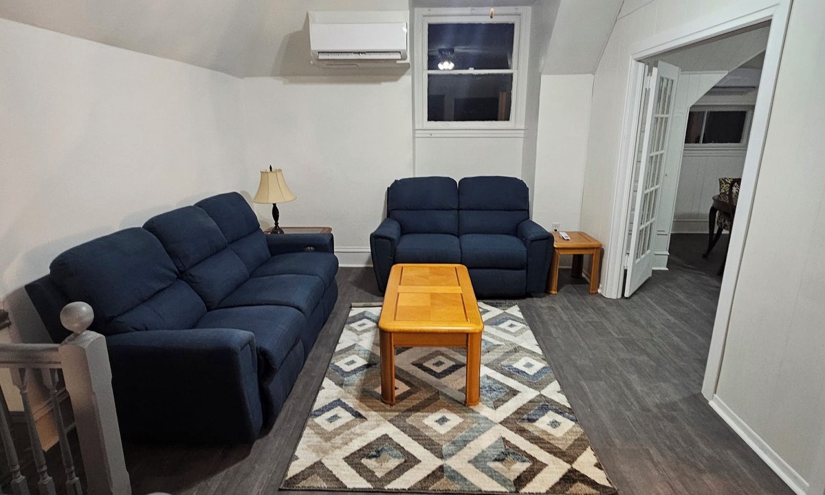 Franklin Apartment | Modern Franklin Apartment Near Historic Downtown
