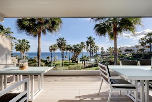 Buenas Noches Apartment | Modern frontline beach - Estepona