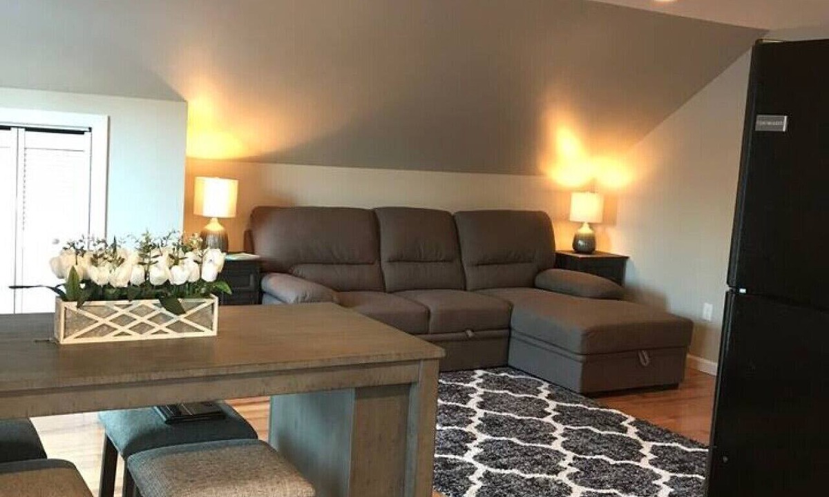 Brewer Apartment | Modern furnished apartment w/BBQ Grill
