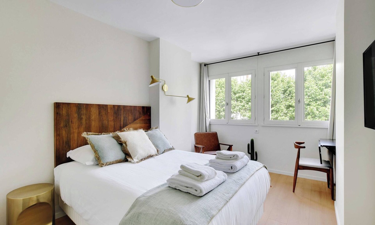 Meudon-la-Foret Apartment | Modern "green Suites" Residence - Meudon/velizy