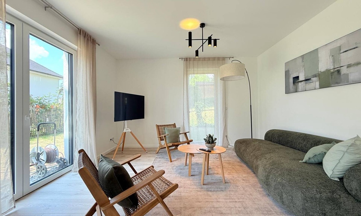 Unteruhldingen Apartment | Modern Harmony suite with covered terrace near the lake and beach in Uhldingen-
