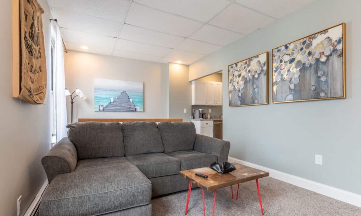 Orono Apartment | Modern High End Apartment With River Views