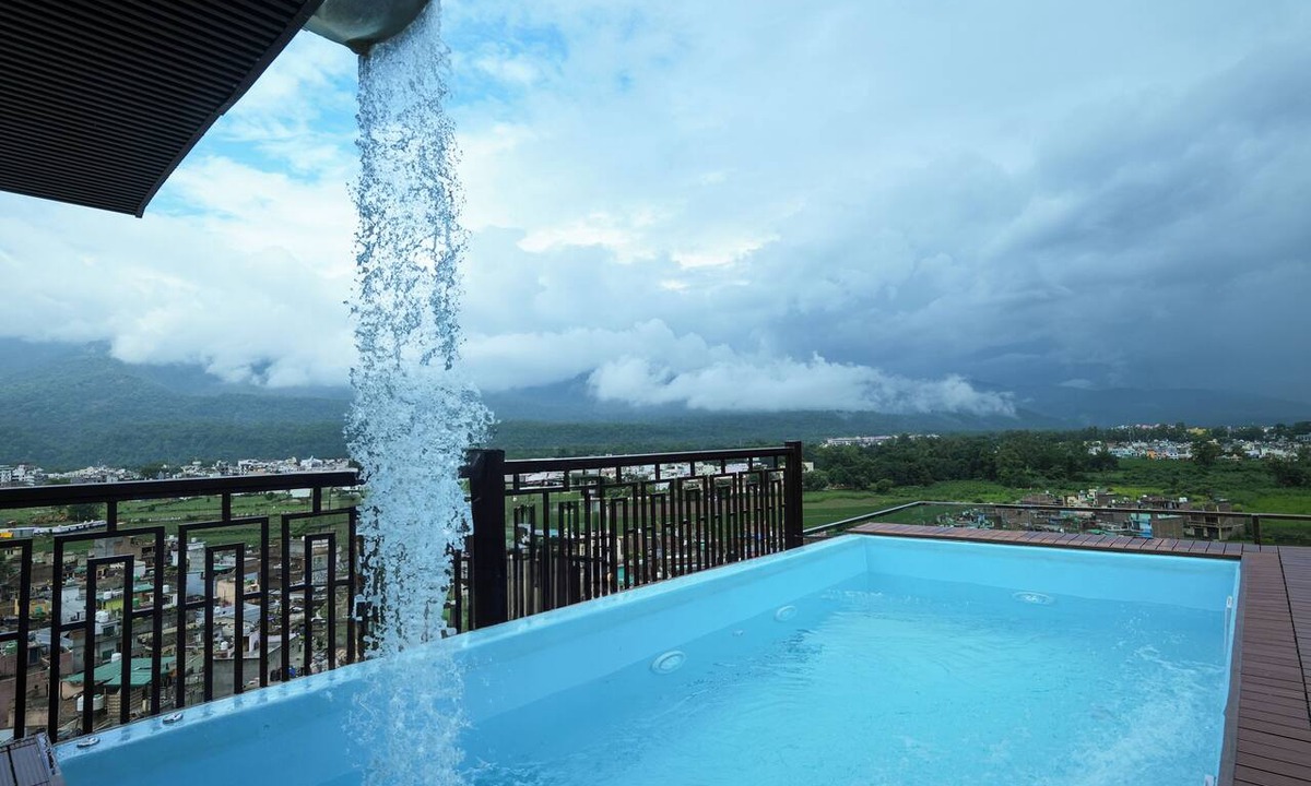 Haridwar Apartment | Modern , high tech 4Bhk in peaceful Rishikesh. Swimming pool , jacuzzi & steam.
