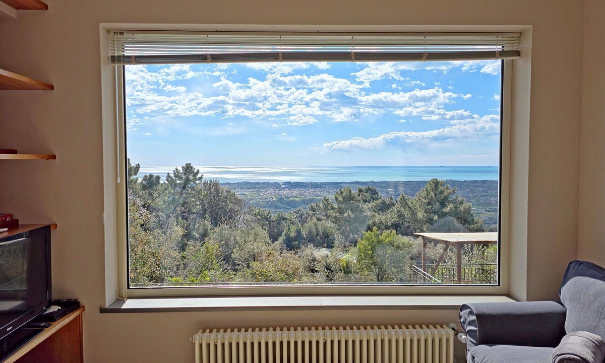 Pietrasanta Villa | Modern Hilltop Retreat: Sea View near Forte dei Marmi