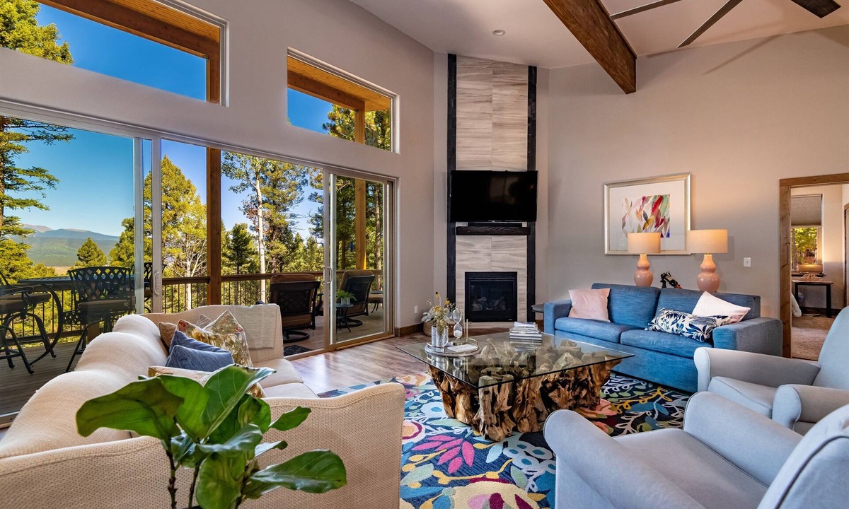 Angel Fire House | Modern Home,3 king beds w/bathrms, gourmet kitchen, stunning views, quiet area