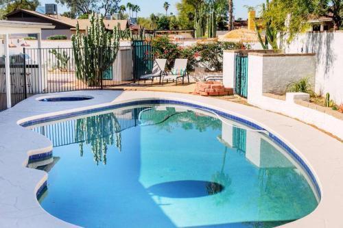 La Paz At Desert Springs House | Modern home w heated pool & outdoor kitchen