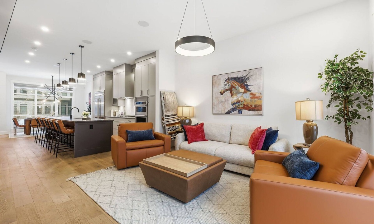 Garrison Woods House | Modern Home with Spa Bath & Garage Altadore