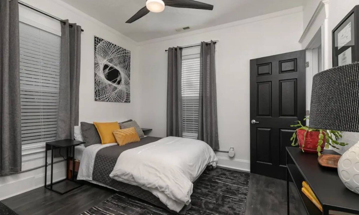 West Central House | Modern/Hot Tub/EV Chg/Office/Cannabis Friendly*
