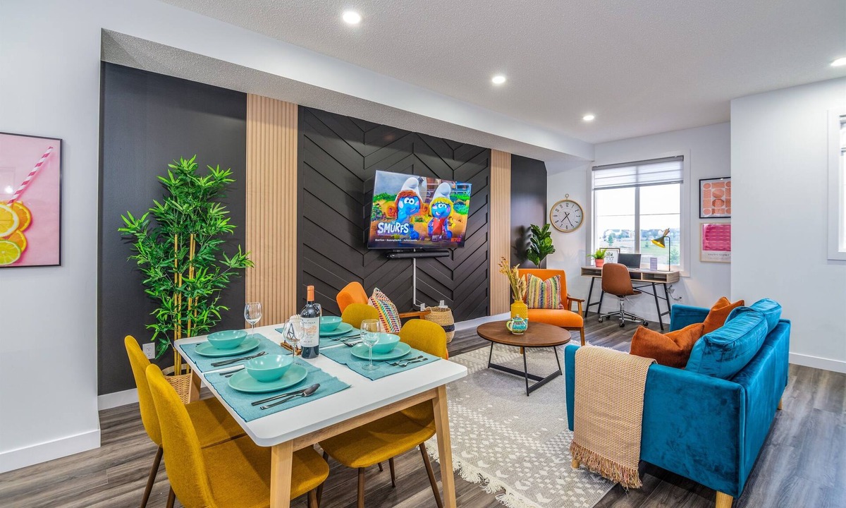 West Edmonton House | Modern House: AC|Garage|King Bed|Arcade|10m to WEM