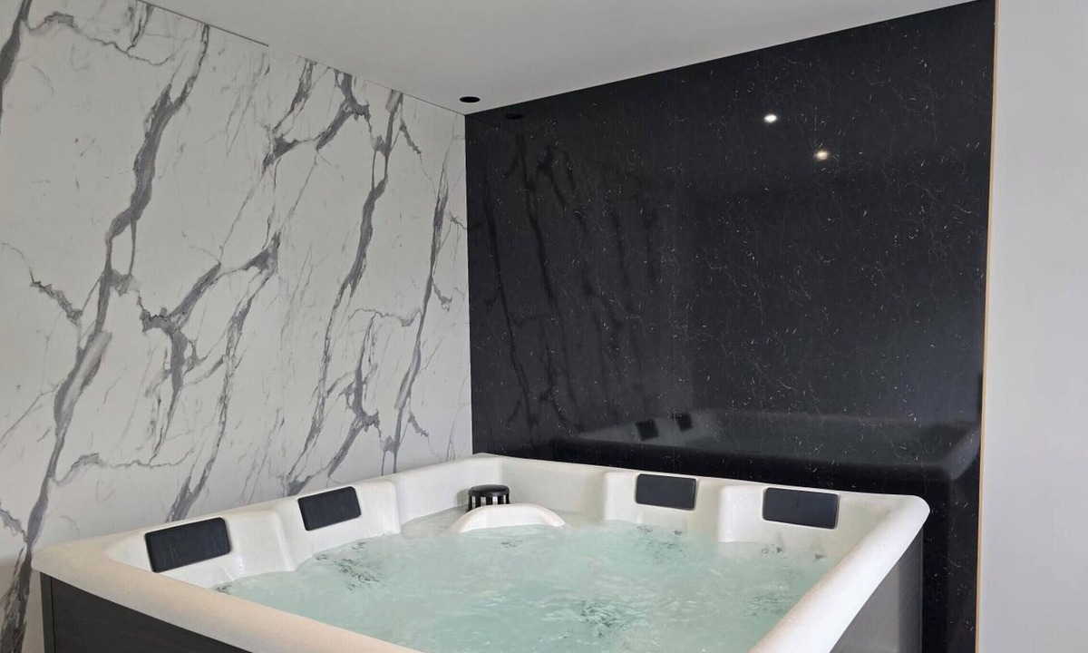 Le Fleix Cottage | Modern house, AC, pets welcome