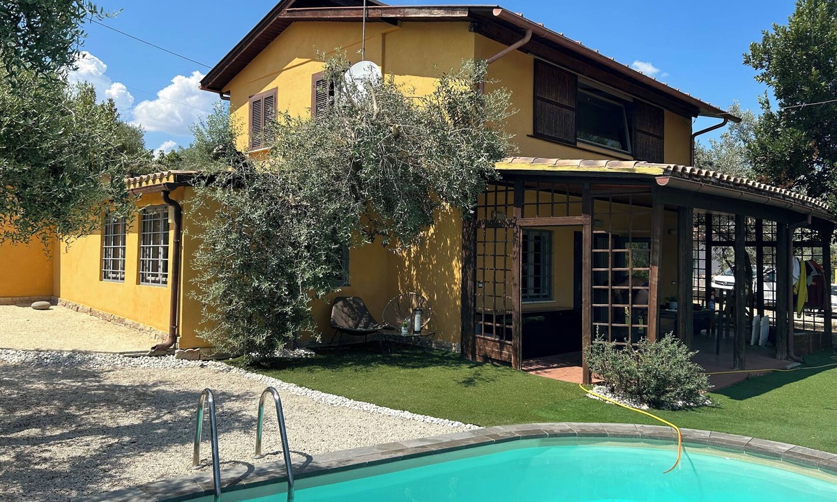 Montopoli di Sabina Villa | Modern House