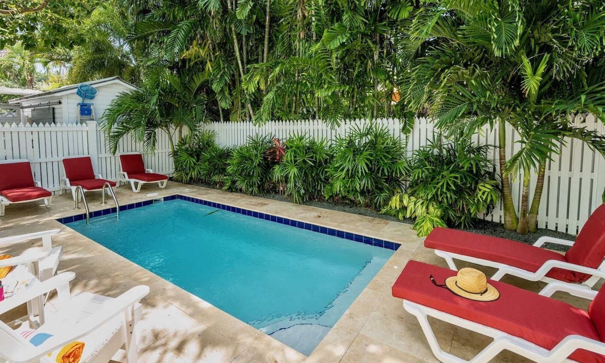The Meadows House | *MODERN IN THE MEADOWS @ The Meadows* Private Home & Pool + LAST KEY SERVICES…