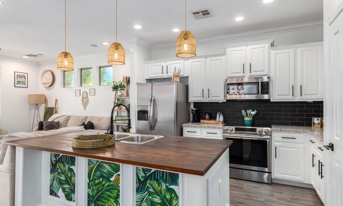 Cooley Station House | Modern Island Getaway with Heated pool added fee, Bar & Gazebo