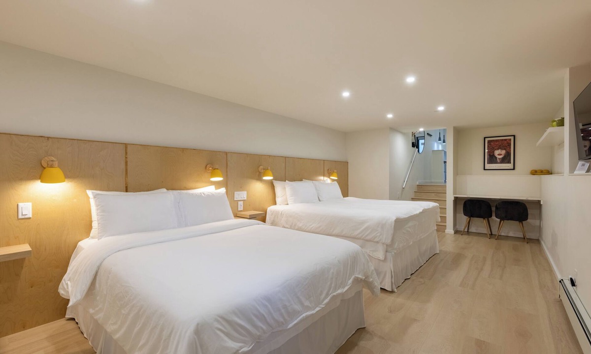 Burnaby House | Modern King-Size Guest Suite w/AC