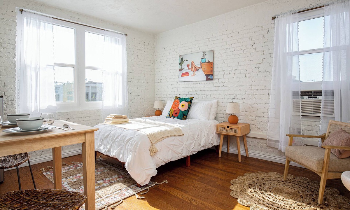 Westlake Hotel | Modern LA studio just minutes from Downtown