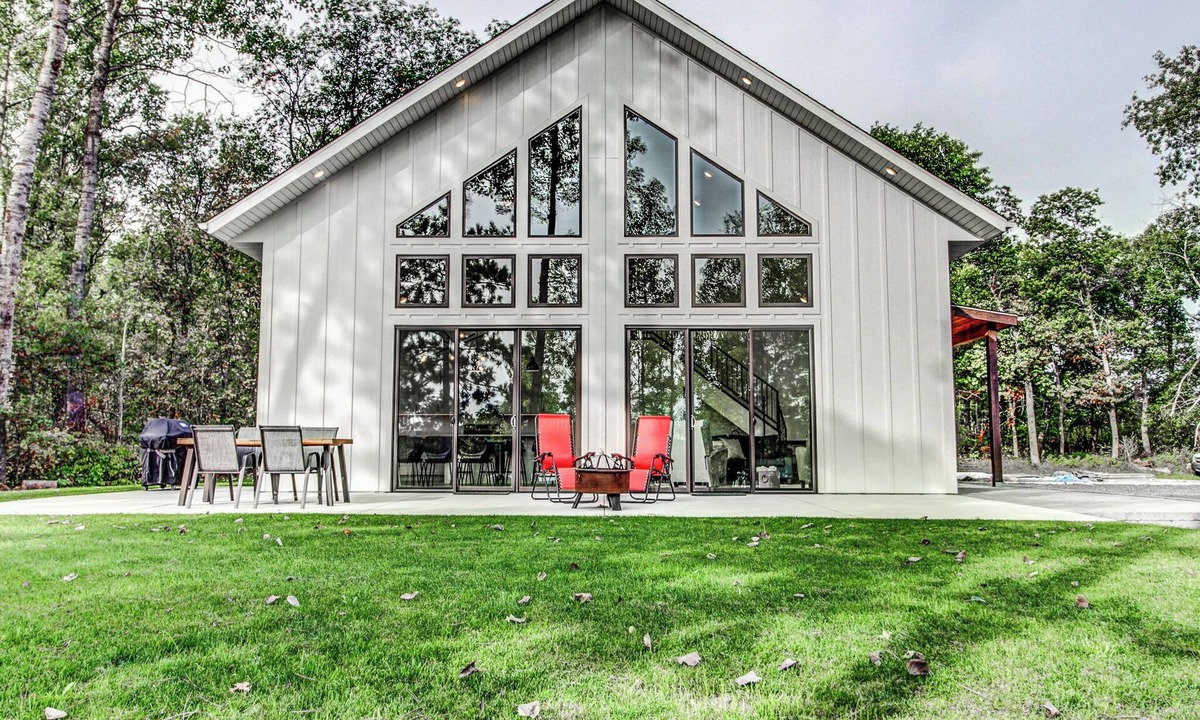 Park Rapids House | Modern Lake Home - 4 Acres - Private Lakefront - Floor to Ceiling Windows