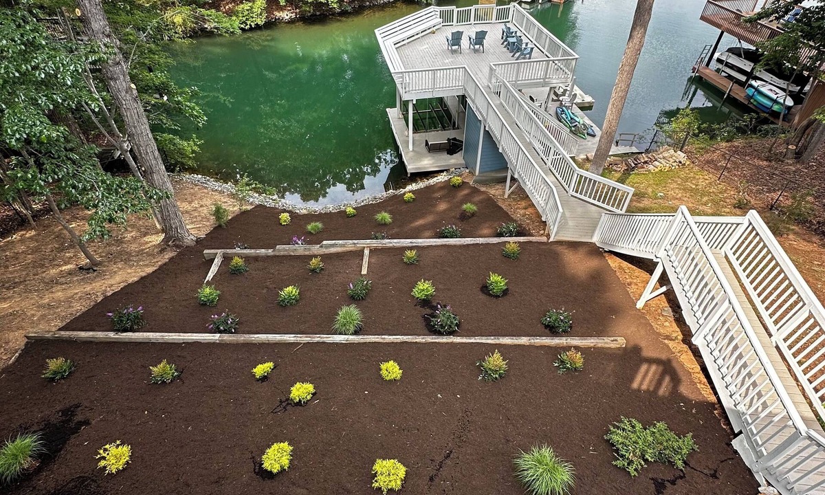 Smith Mountain Lake House | Modern Lake home on a deep water cove!