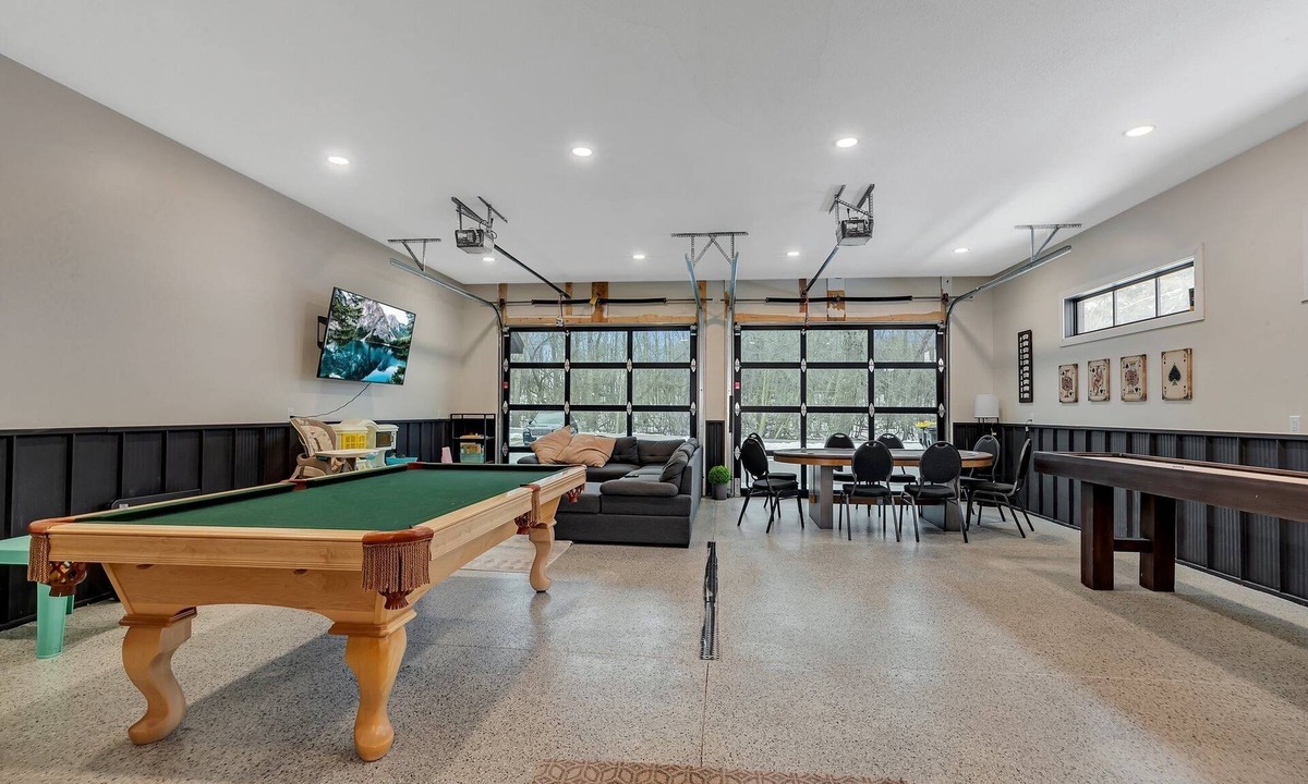 Spicer House | Modern Lake Home with game room and large patio in Spicer