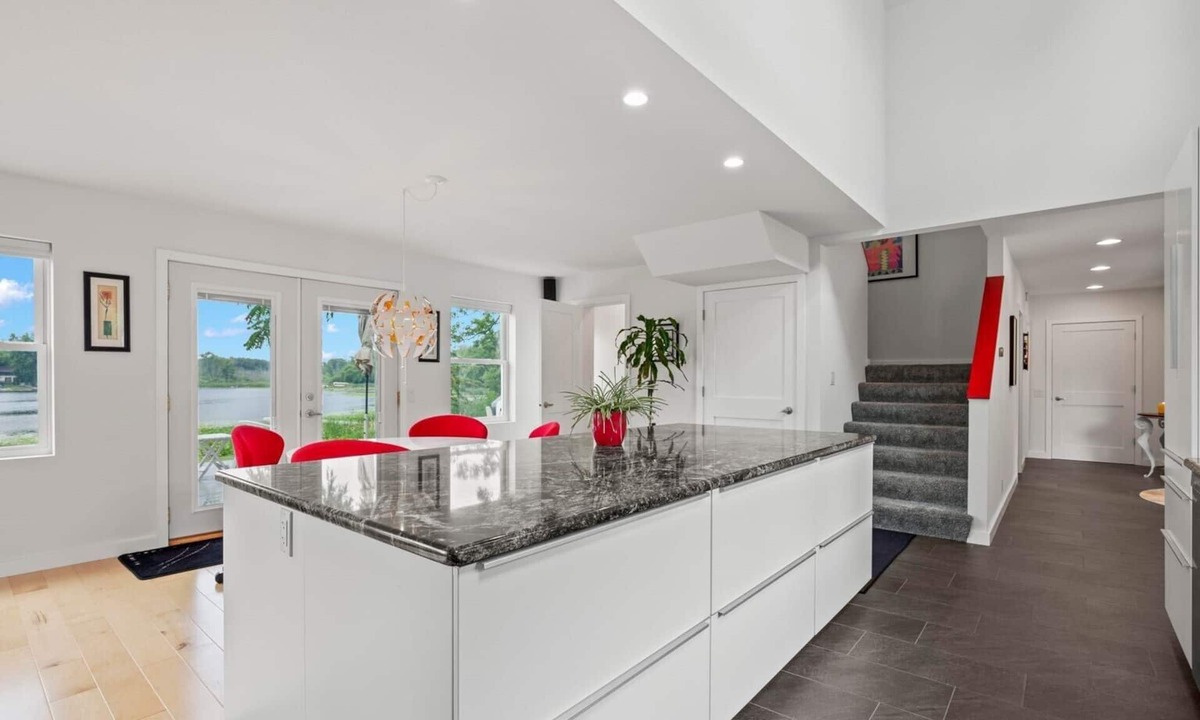 Wind Lake House | Modern lake house with a double lot. The views are amazing inside and out!n