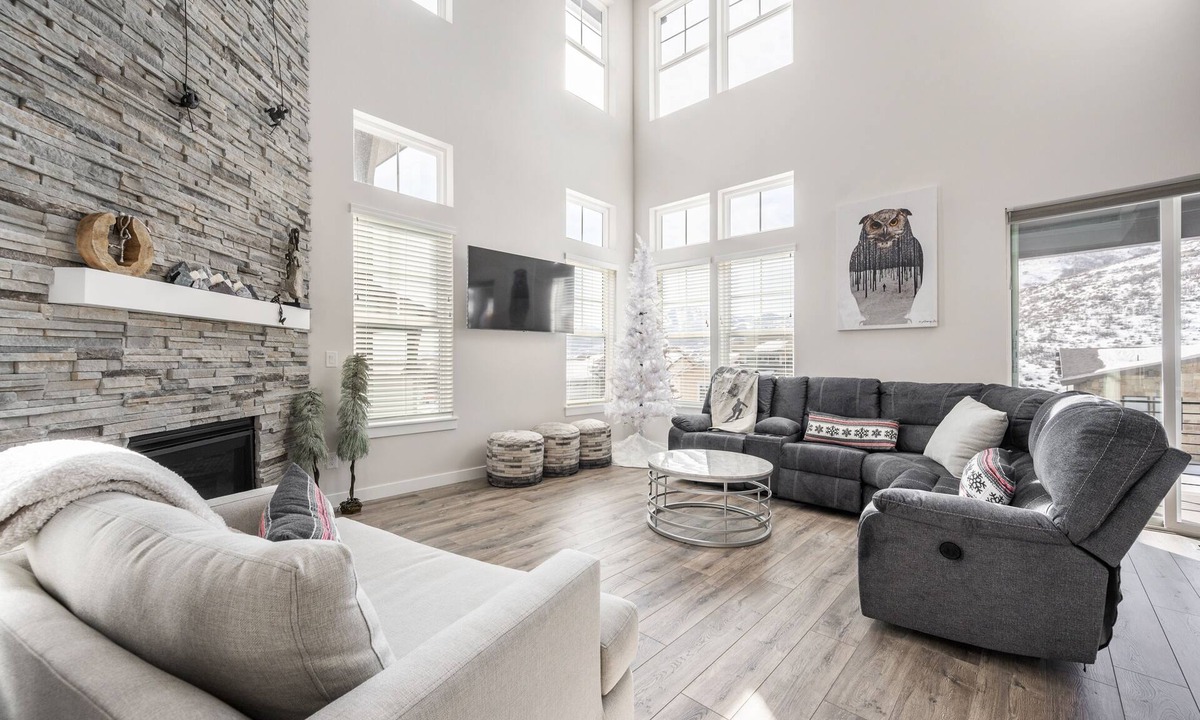 Deer Mountain House | Modern Lake-View Escape in Hideout Near Park City Utah