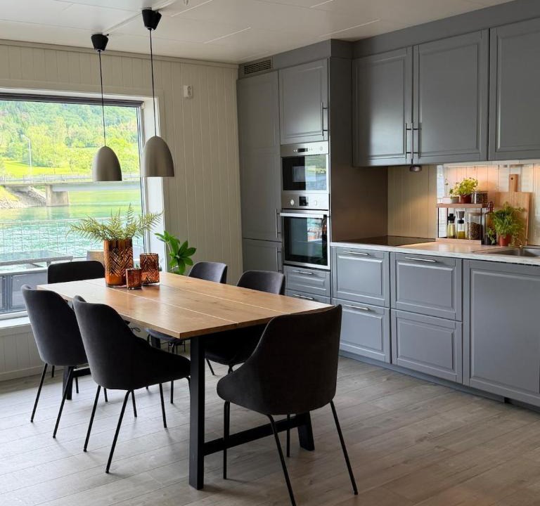 Stryn Apartment | Modern lakefront apt with view - EV plug