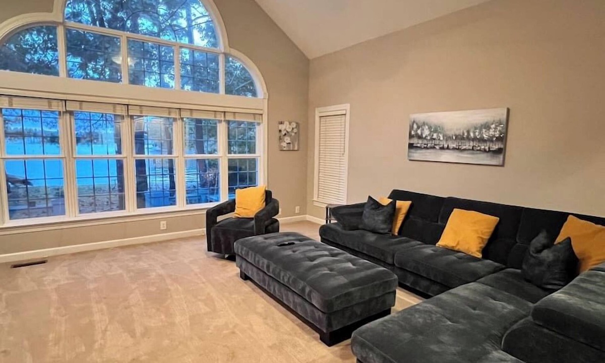 Olivia House | Modern Lakefront Retreat - 3br 2ba