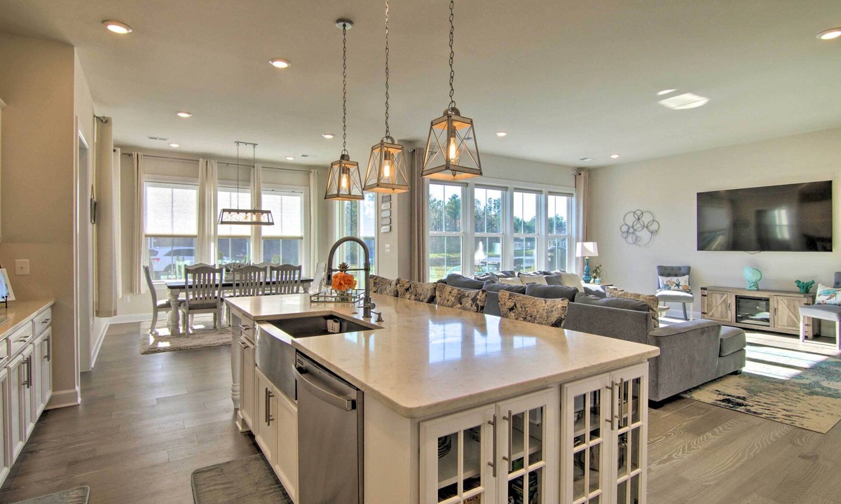 Lewes Cottage | Modern Lewes Home w/Deck, Grill + Pond View!