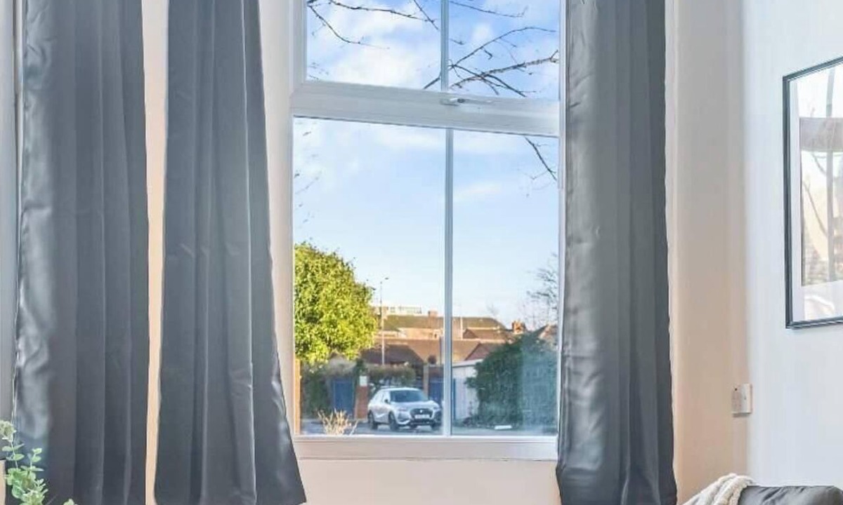 Vauxhall Apartment | Modern Liverpool Apartment | Sleeps 7 | Ground Flr