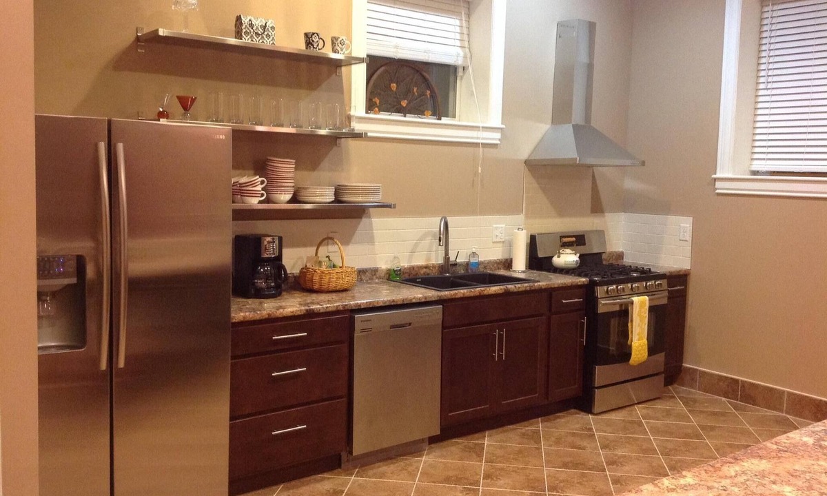Tower Grove East Apartment | Modern, Loft-like unit in the Historic Tower Grove Area