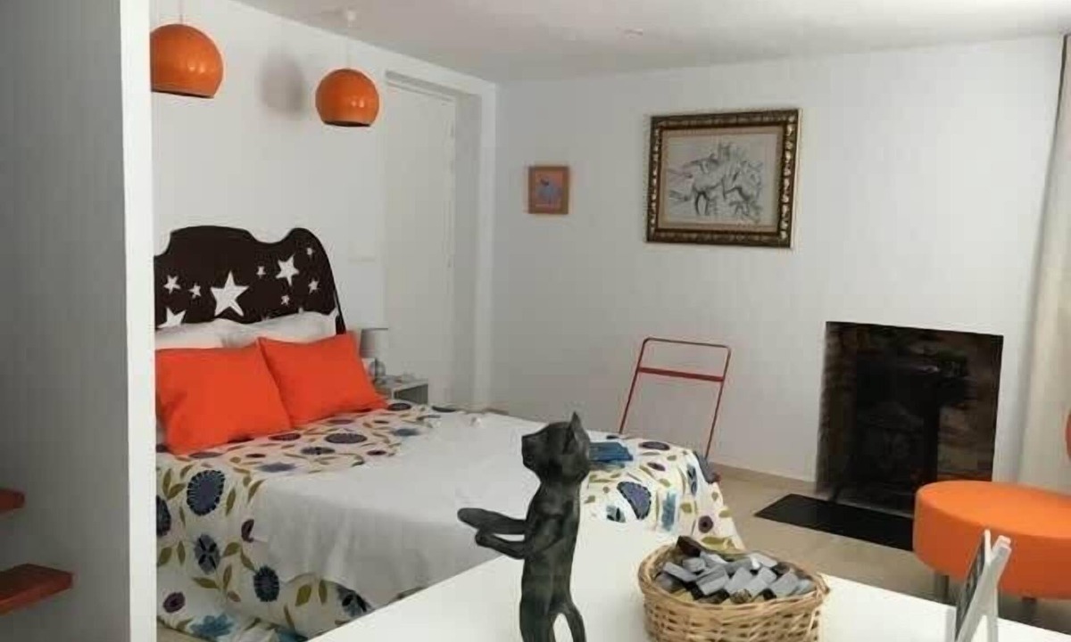 Dun-le-Palestel Apartment | Modern Loft with Play Area in Dun-le-Palestel