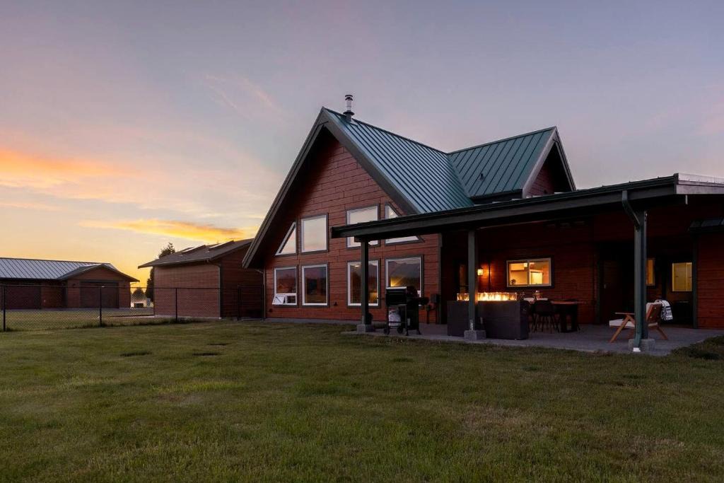 Sequim House | Modern Log Cabin with Cozy Fireplace Retreat & Views in Sequim, Washington