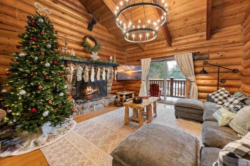 Big Bear Lake Villa | Modern Log Home-Walk2Slopes&Trails-Spa-Arcade-EVch