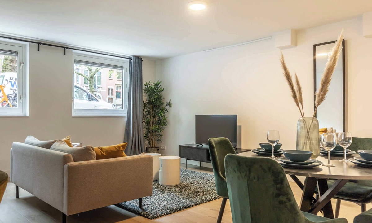 Rotterdam Apartment | Modern Lower-Ground Apartment in Rotterdam West