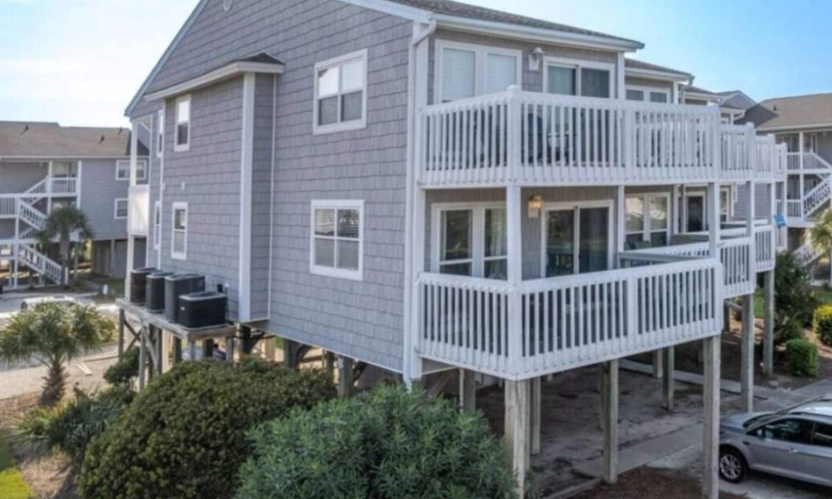 Ocean Isle Beach Condo | Modern, luxurious 1-bedroom condo in stunning Ocean Isle Beach