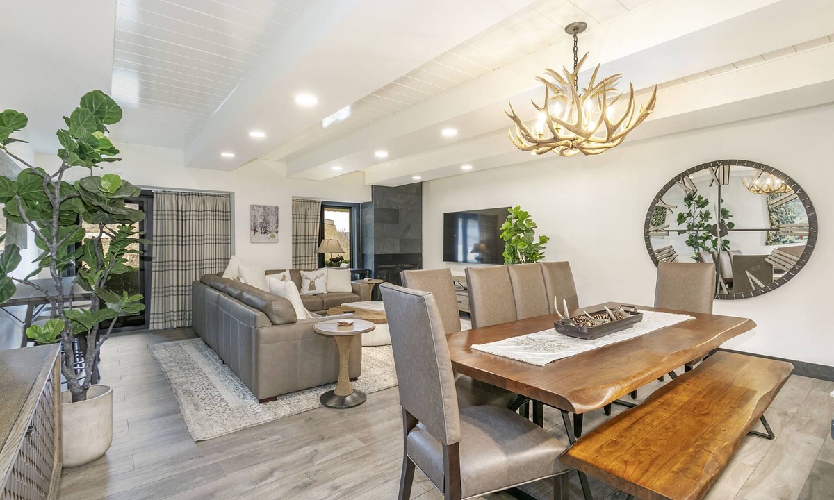Avon Condo | Modern luxurious 4 BD w Views A605