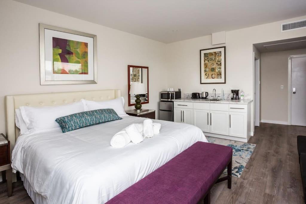 Bankers Hill Hotel | Modern, Luxurious and Prime location All in One