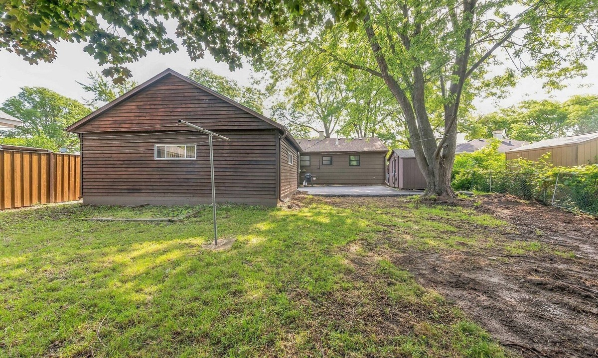 Rolling Meadows House | Modern Luxury Amenities Near Woodfield Mall 2 Bedroom Home by RedAwning
