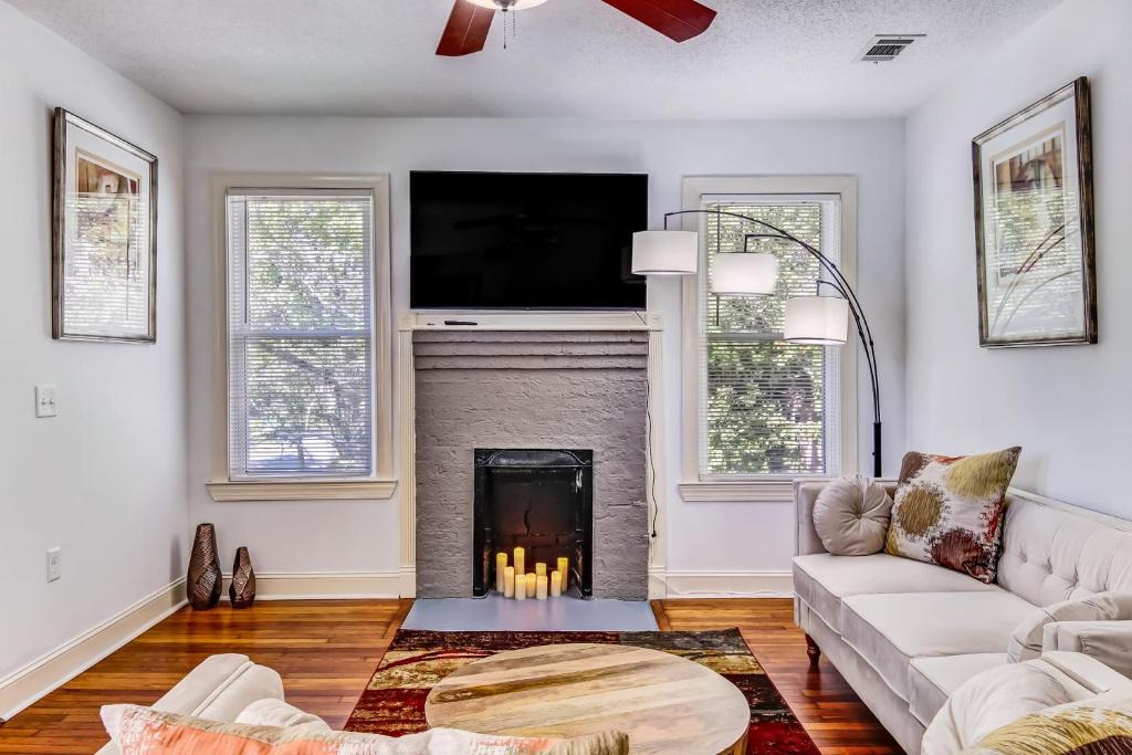 Midtown Apartment | Modern Luxury Apartment 1 mile from Forsyth Park