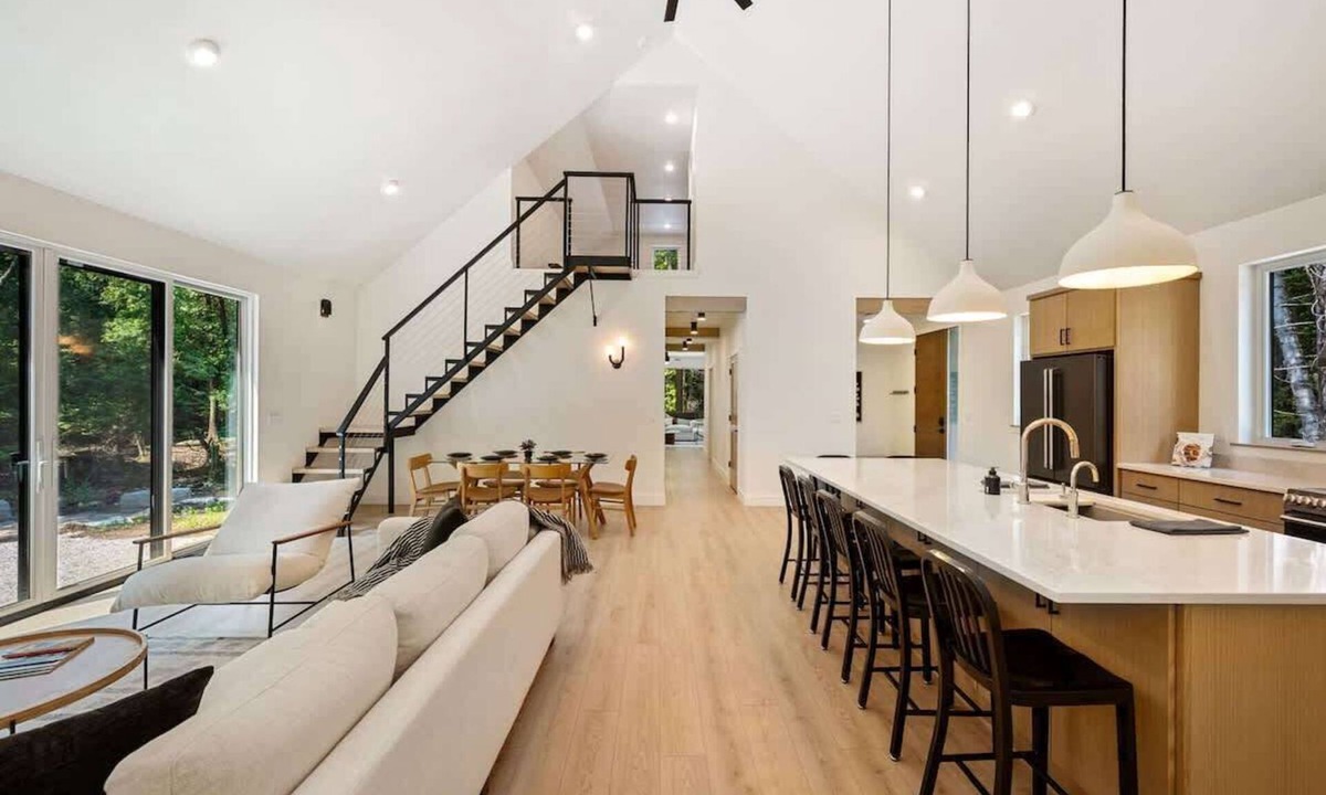 Egg Harbor House | Modern Luxury Retreat · Game Loft · Near Bay
