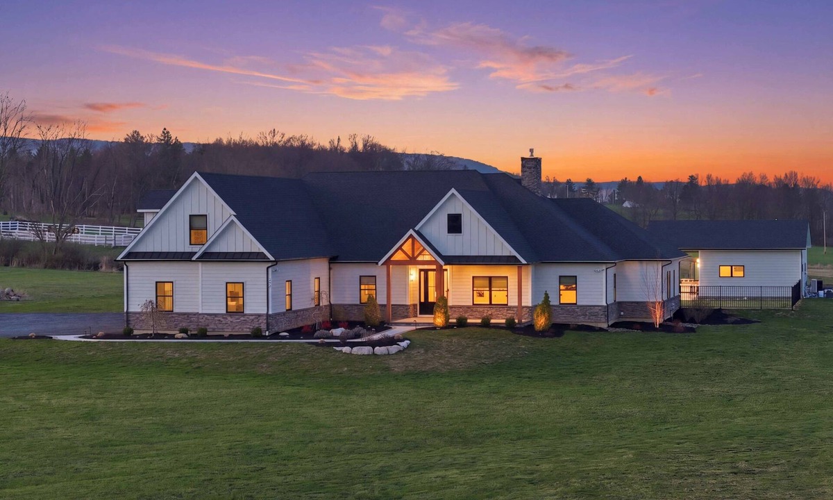 Wallkill House | Modern Luxury Retreat w/Pool, Spa & Sunset Views