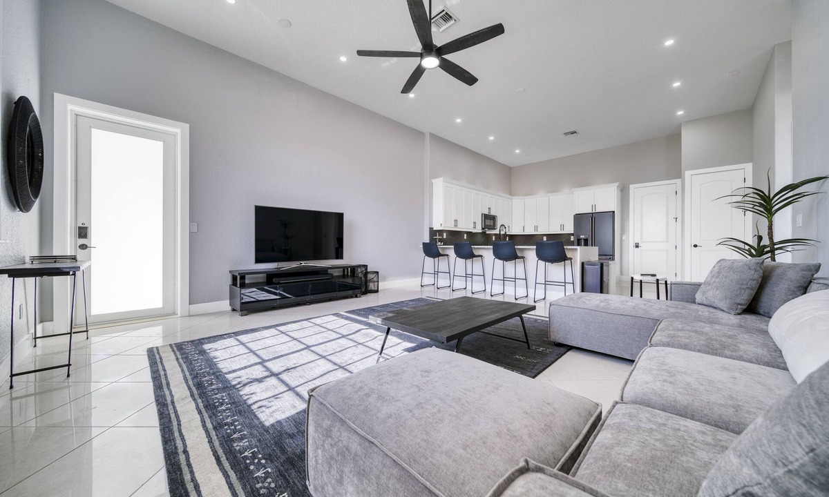 Southwest Ranches House | Modern Luxury Apartment Centrally Located in Southwest Ranches Hidden Gem!