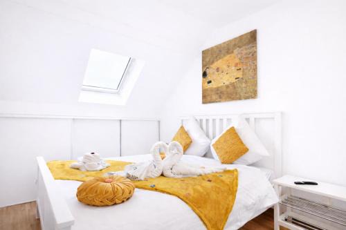 Chelles Apartment | Modern Mezzanine Loft - Paris & Disneyland - Free Parking Space