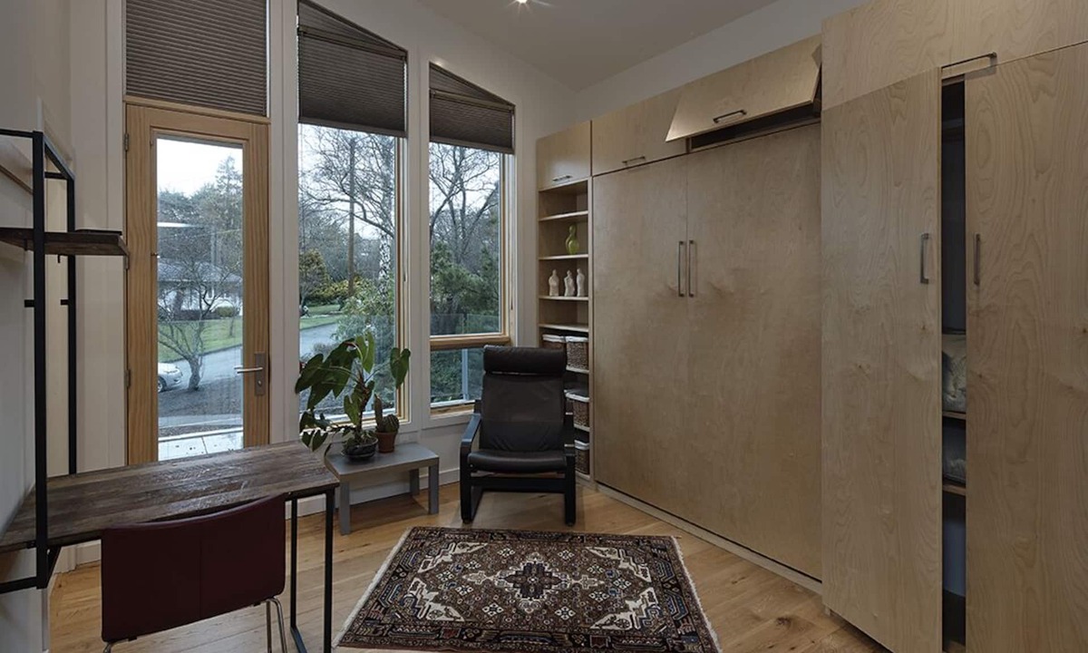 Gonzales Apartment | Modern Micro-Suite in Fairfield/Gonzales with Private Deck 89 nights Minimum