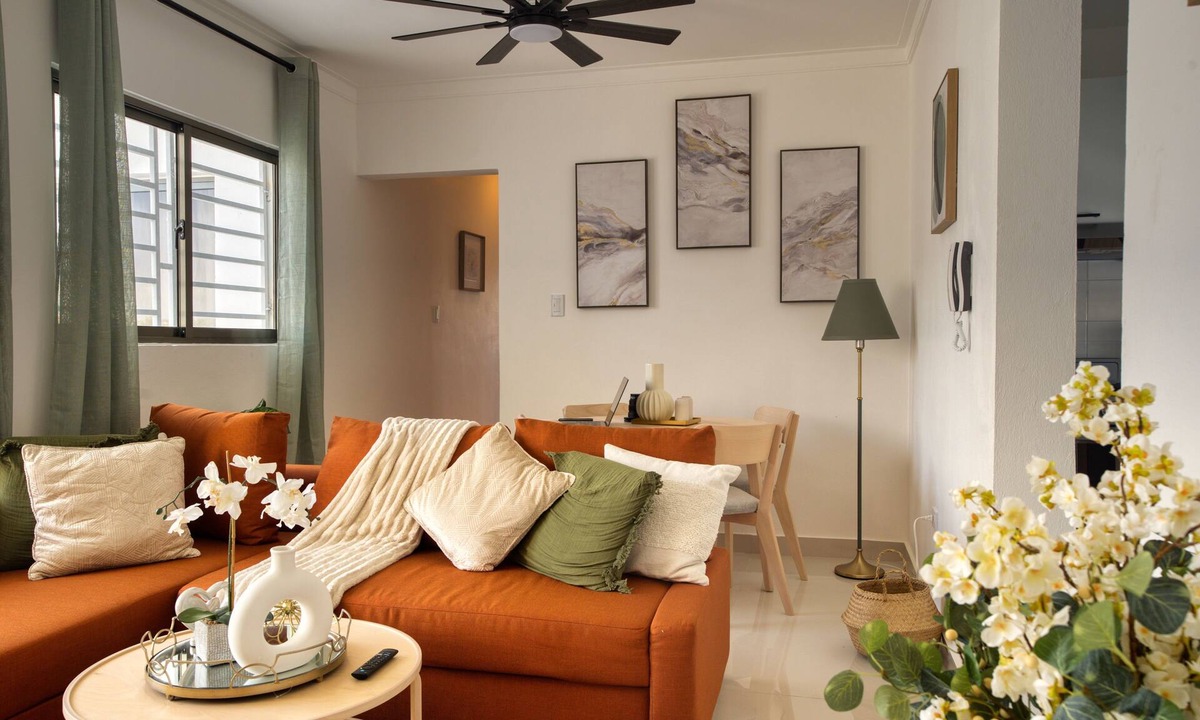 Los Frailes Apartment | Modern Minimalist Retreat in the Heart of the City