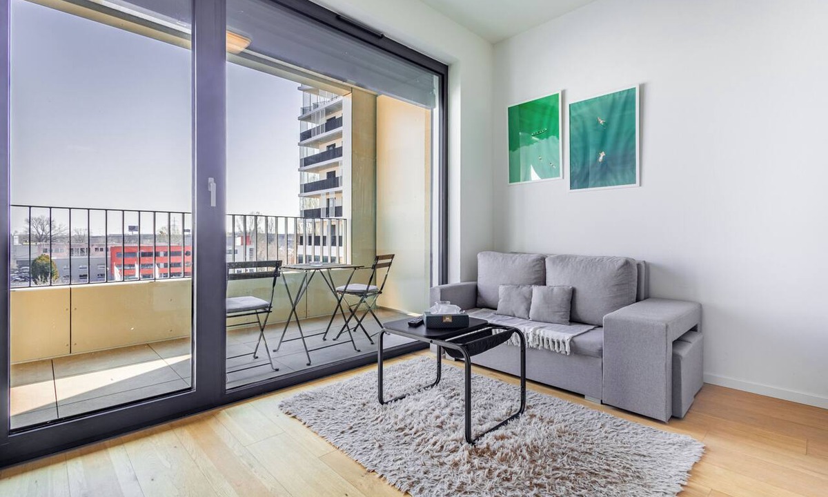 Nivy Apartment | Modern & Minimalistic Apartment/Garage + Balcony