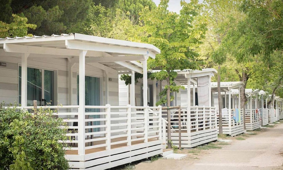 Zadina Pineta Cottage | Modern Mobile Home in Cesenatico with terrace near the beach